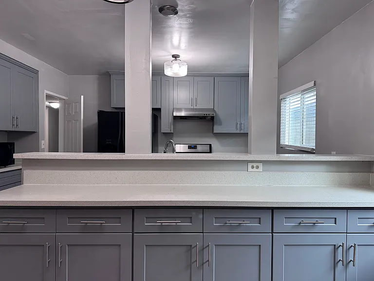 515 N Moore Ave #1/2 — Photo 7