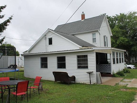 5th image of 742 Williams St