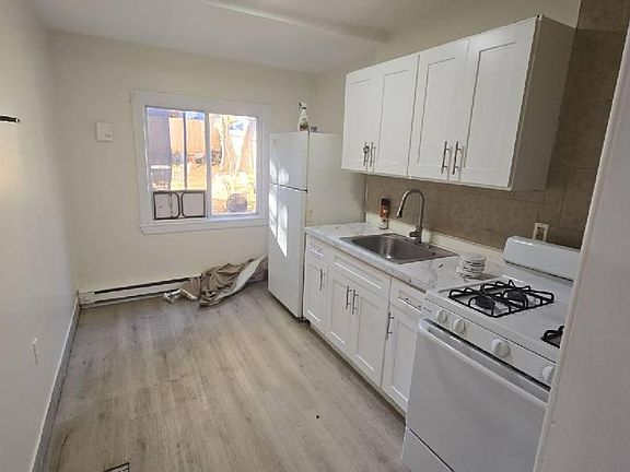 3rd image of 147 Johnston St #1