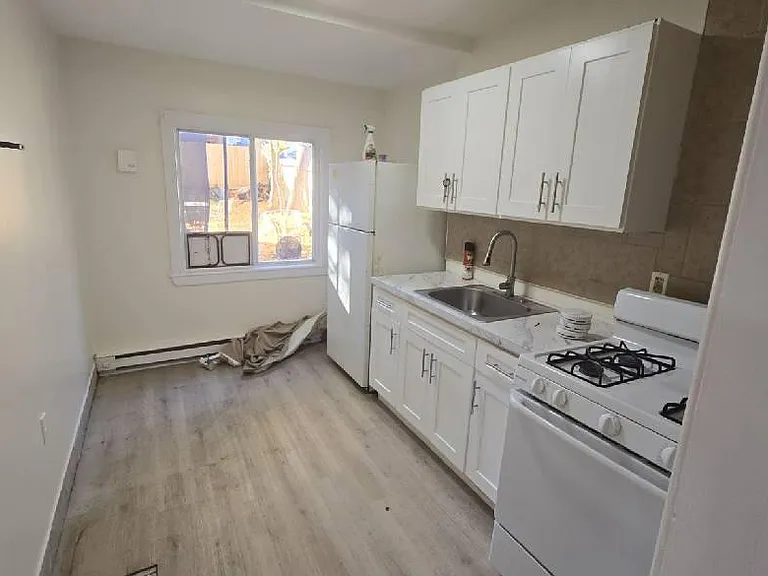 147 Johnston St #1 — Photo 3