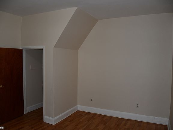 4th image of 27 N 18th St