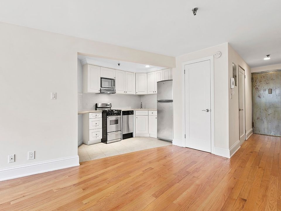 1st image of 67 E 11th St APT 624