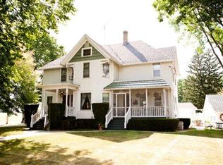 752 Waterloo St, Columbus, WI 53925