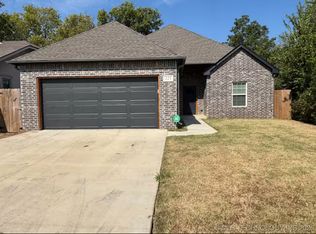 221 E Woodrow St, Tulsa, OK 74106