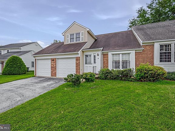 2nd image of 5 Long Meadow Ct