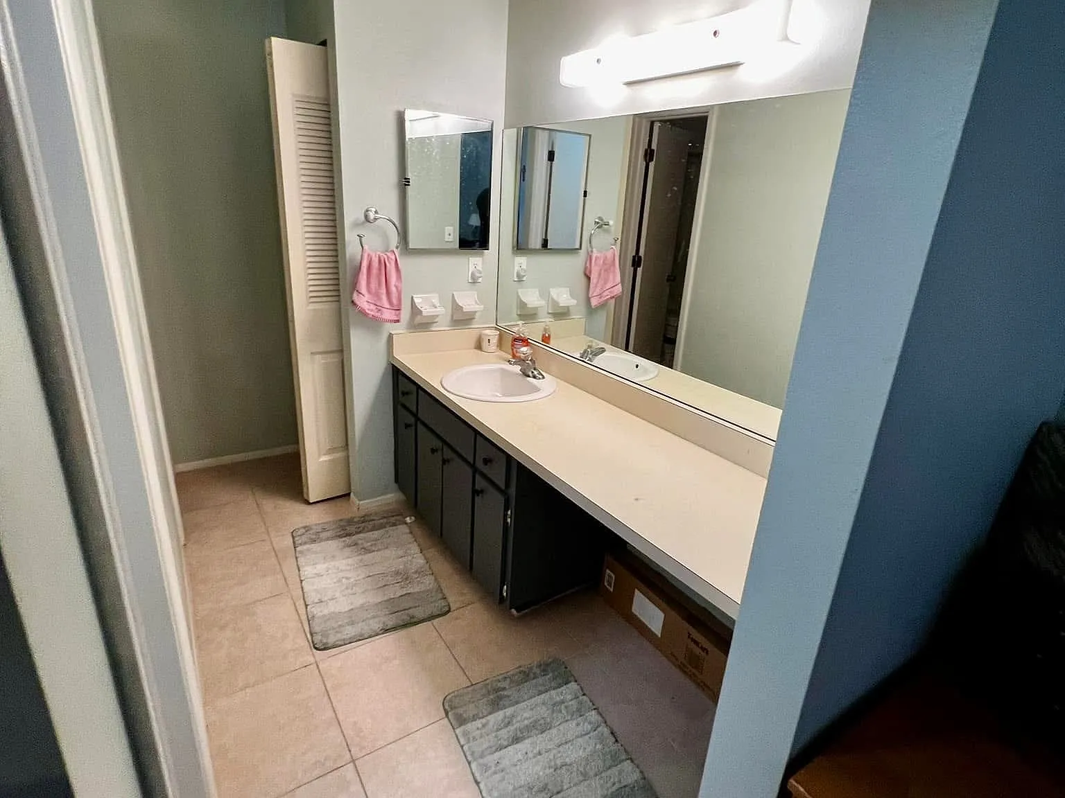 2 bed, 1000 sqft, $1,550 — Photo 3