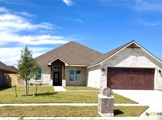 307 Silver Lk, Victoria, TX 77904