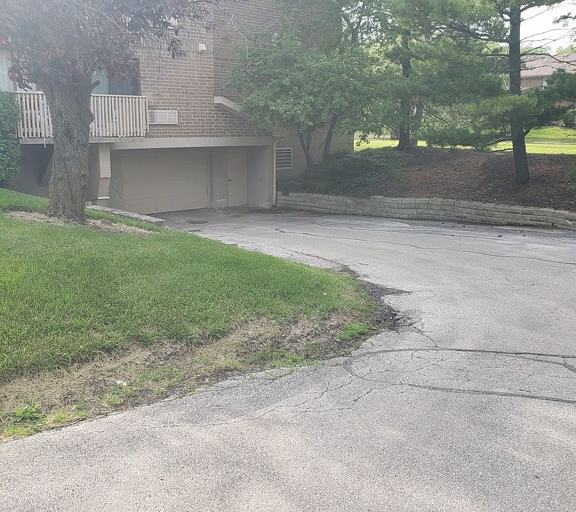 2nd image of 33661 N Royal Oak Ln APT 103