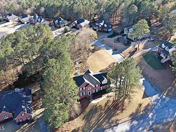5th image of 8101 Greens Mill Way