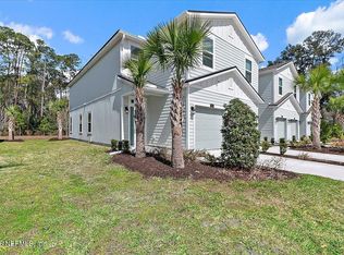 662 Celtic Dr, Jacksonville, FL 32218