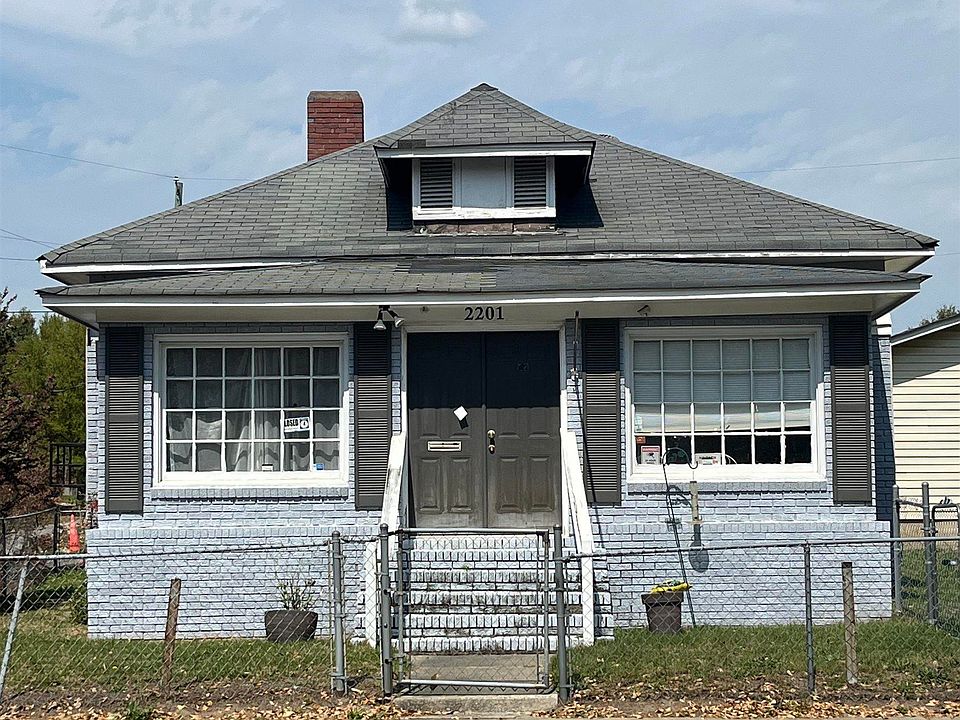 1st image of 2201 Marshall St