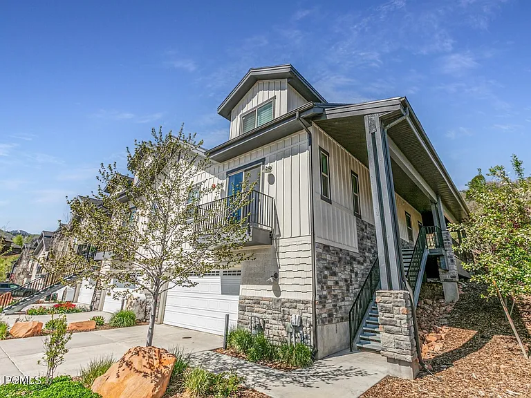 3359 Quarry Springs Dr — Photo 2
