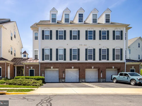 14483 Macon Grove Ln #261, Gainesville, VA 20155