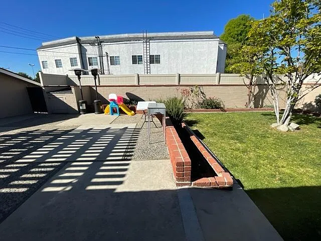 2323 Scott Rd — Photo 18
