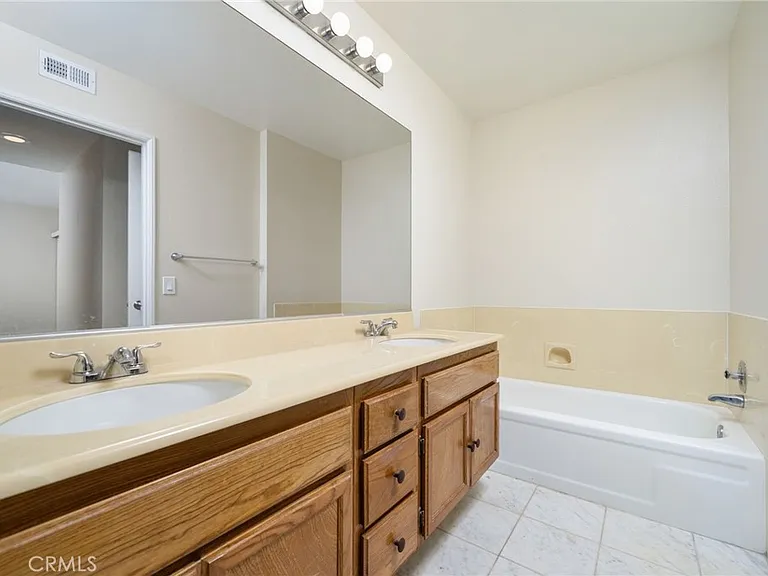 432 Caldwell Ct #432 — Photo 14