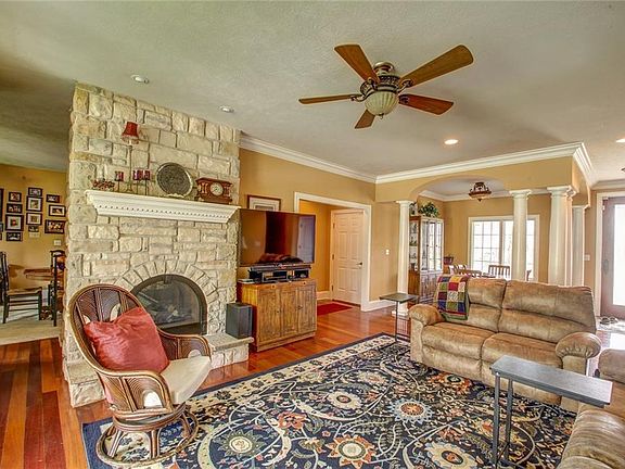5th image of 2494 Turf Way