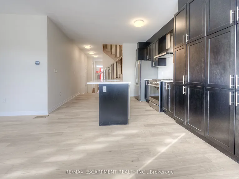 104 Settlers Rd E — Photo 16