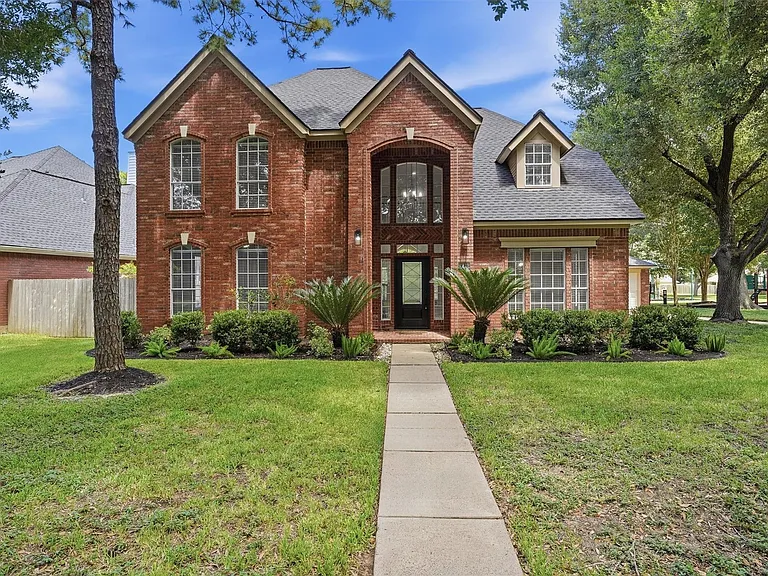 3319 Vista Lake Dr — Photo 1