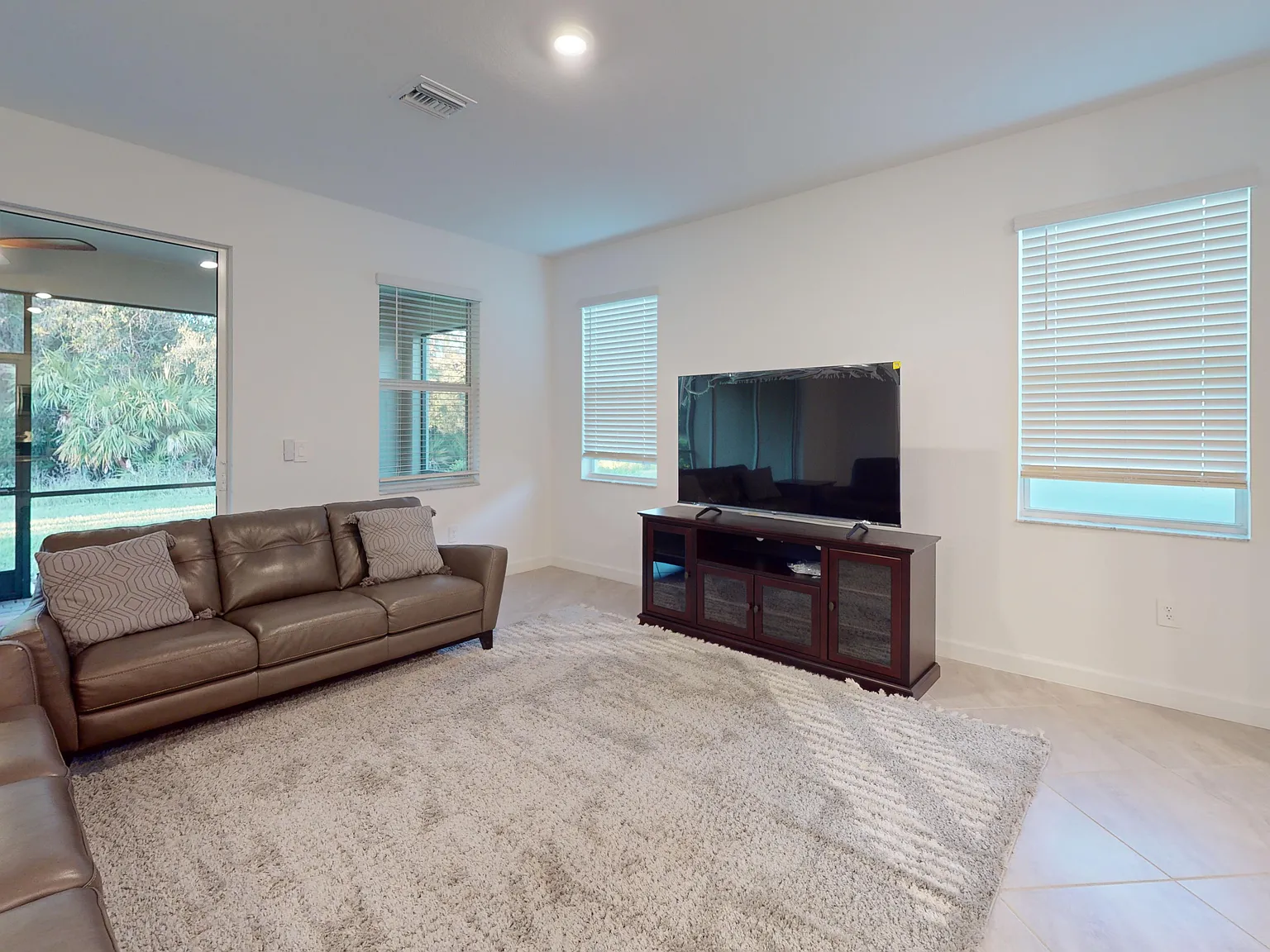 3 bed, 2201 sqft, $2,475 — Photo 4