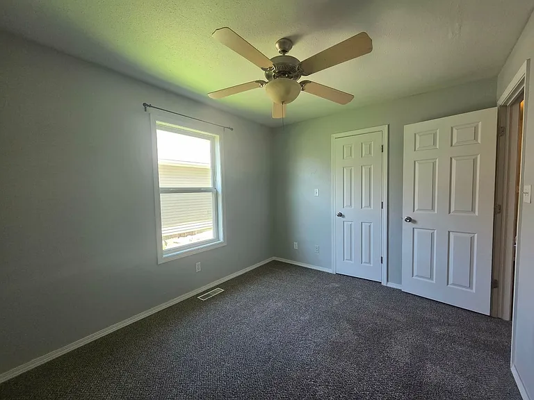 906 Whitetail Ct — Photo 13