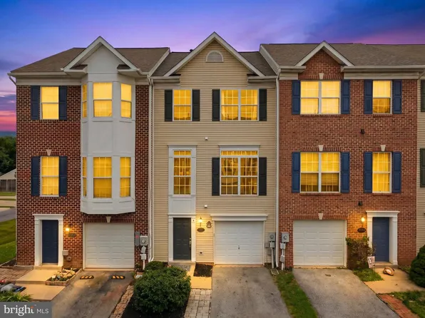 2498 Lakeside Dr, Frederick, MD 21702