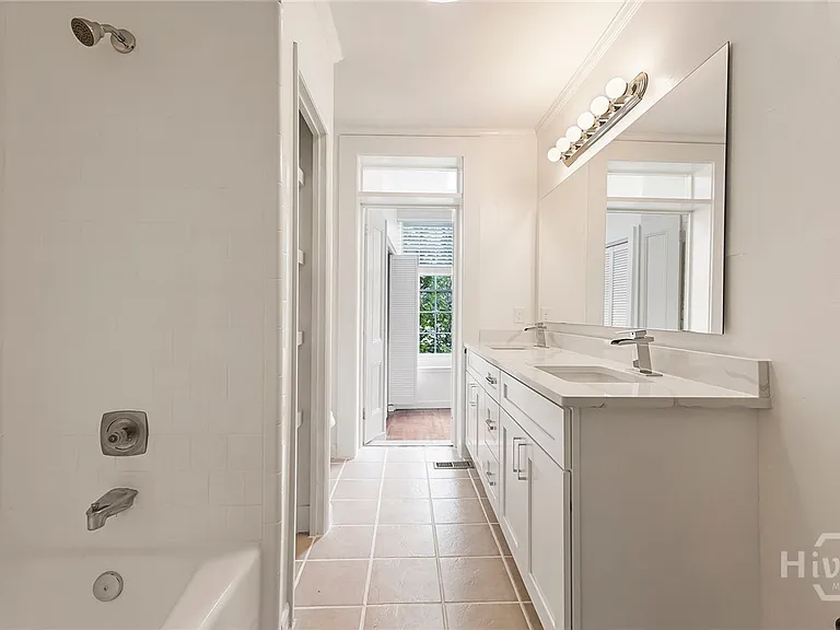 117 E Jones St #PARLOR — Photo 31