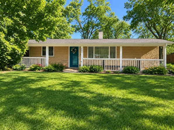 207 Arrowhead Trl, Porter, IN 46304