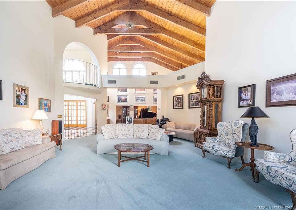 1st image of 4 Delano Ln