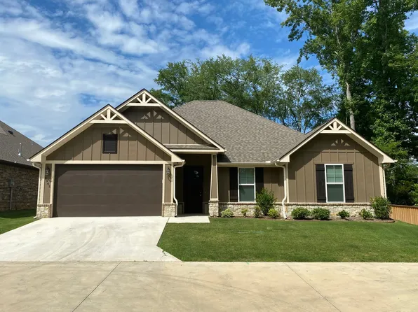 3945 Old Omen Rd, Tyler, TX 75707