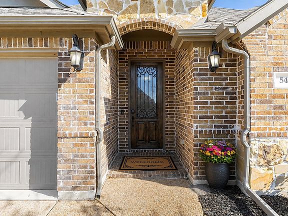 3rd image of 547 La Grange Dr