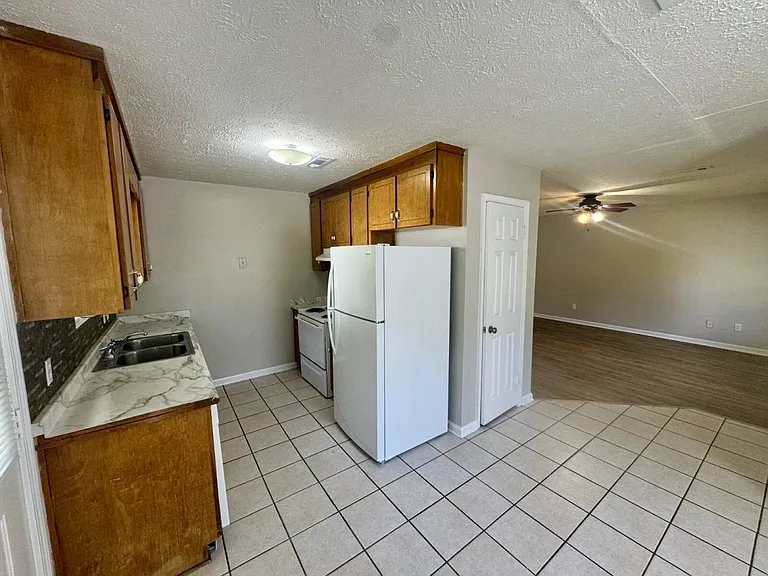 315 Pleasant Rd — Photo 3