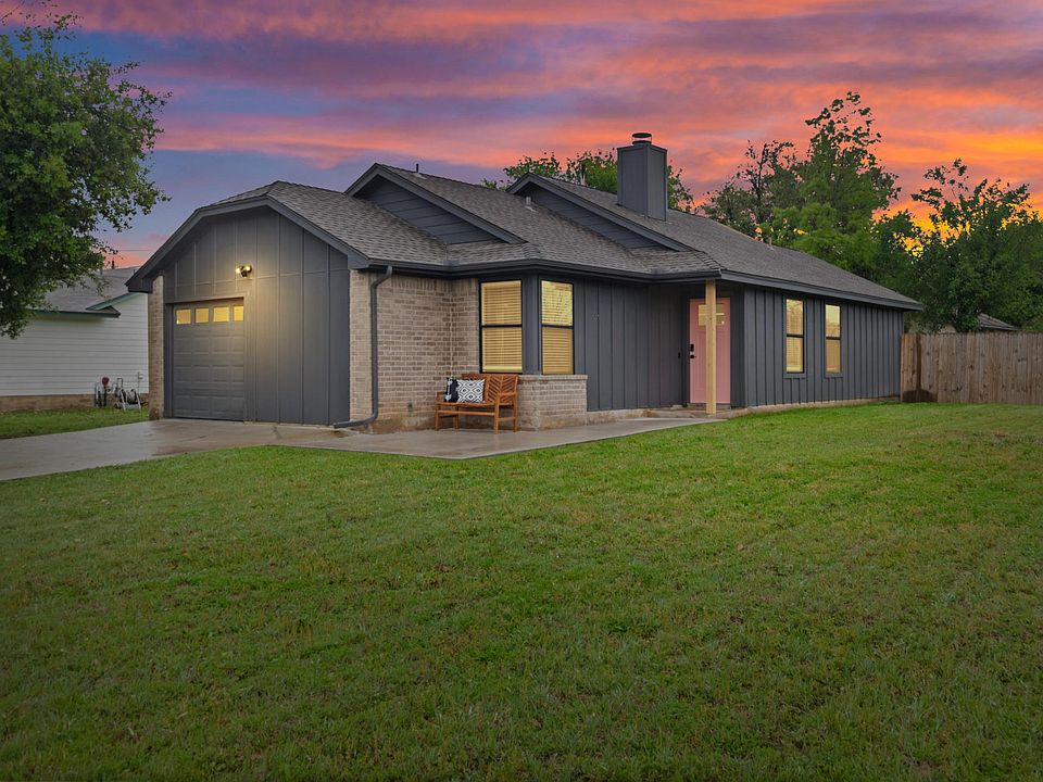 1st image of 801 Forest Glen Cv