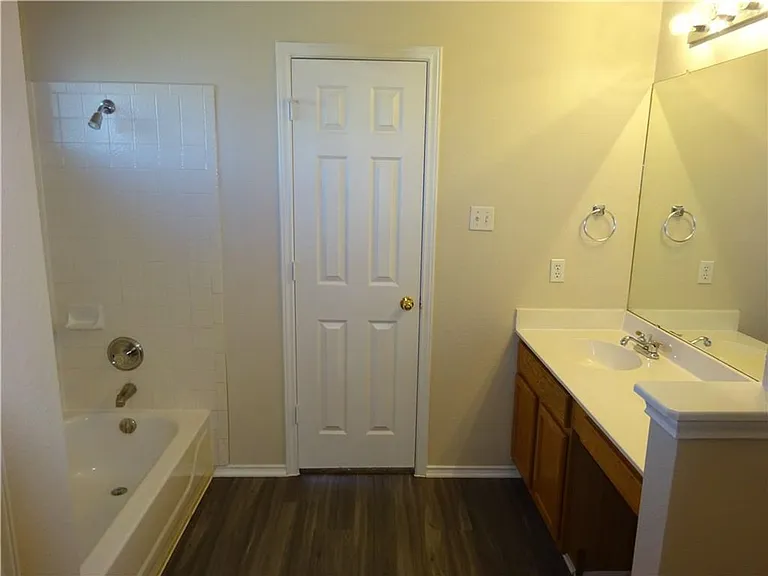 1016 Doras Dr — Photo 9