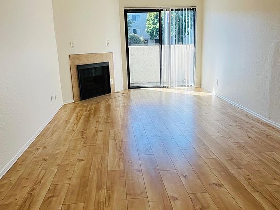 2nd image of 1221 E Venice Blvd #6