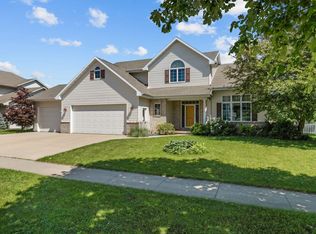 512 W Rolling Meadows Ln, Appleton, WI 54913