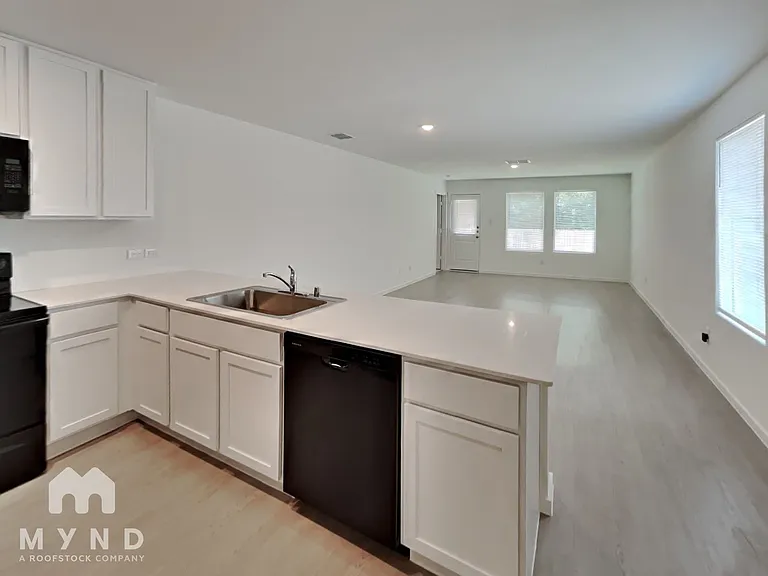 242 Willow Way — Photo 5