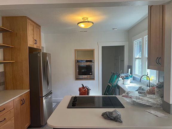 2nd image of 947 E Lowell Ave