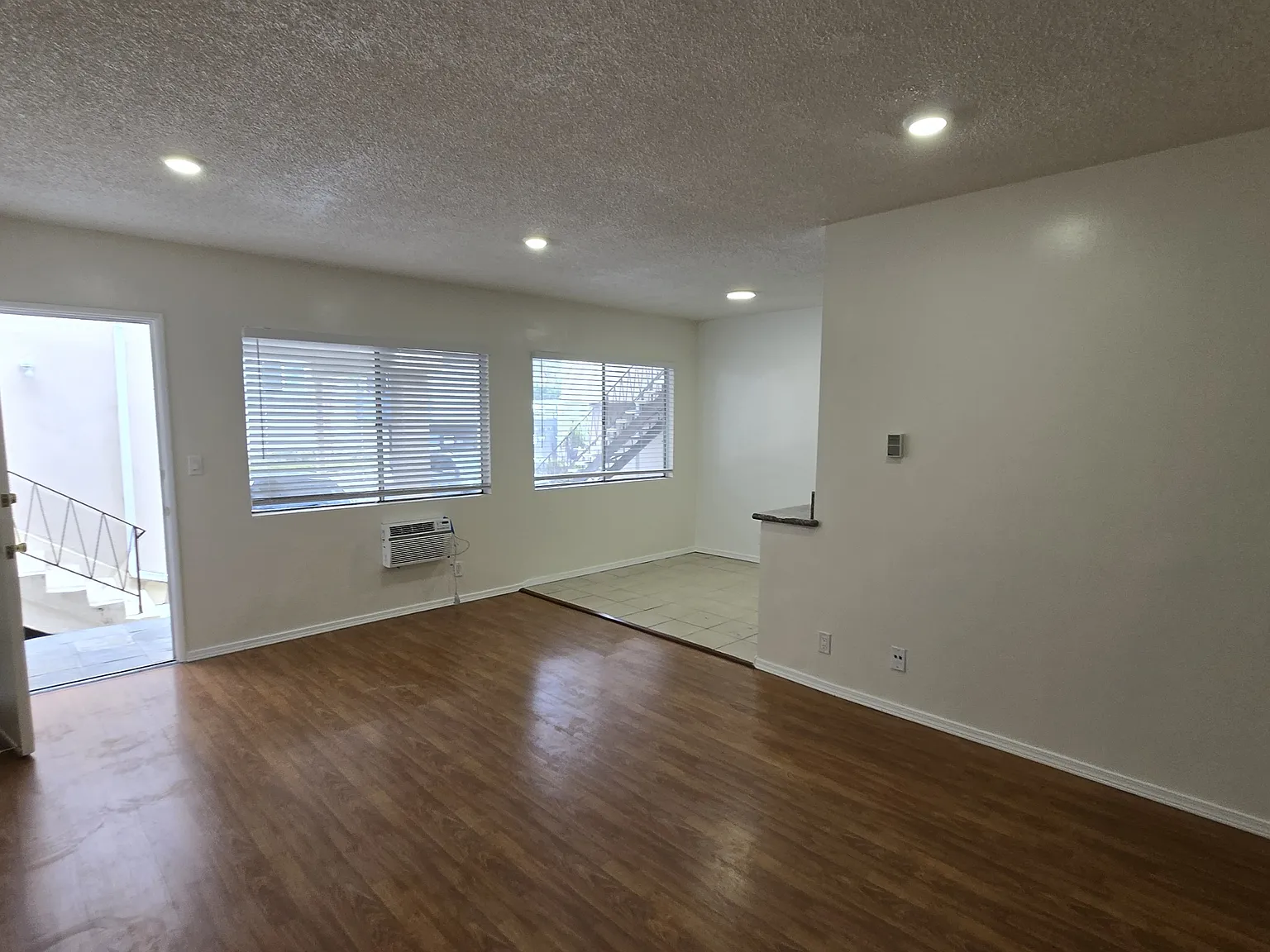 2 bed, 800 sqft, $2,695 — Photo 2