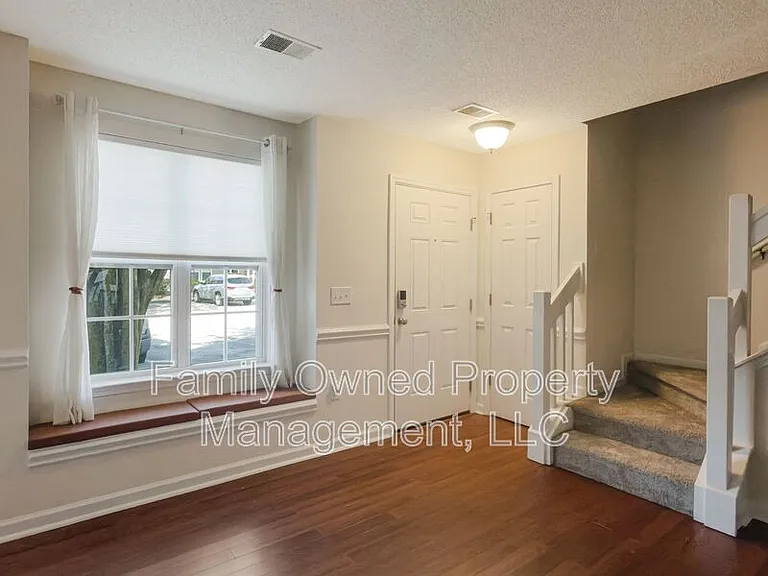 502 Tree Branch Cir — Photo 6