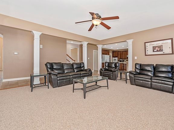 5th image of 703 Glenbrook Dr