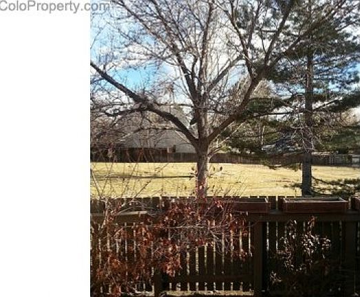 5th image of 262 S Taft Ct