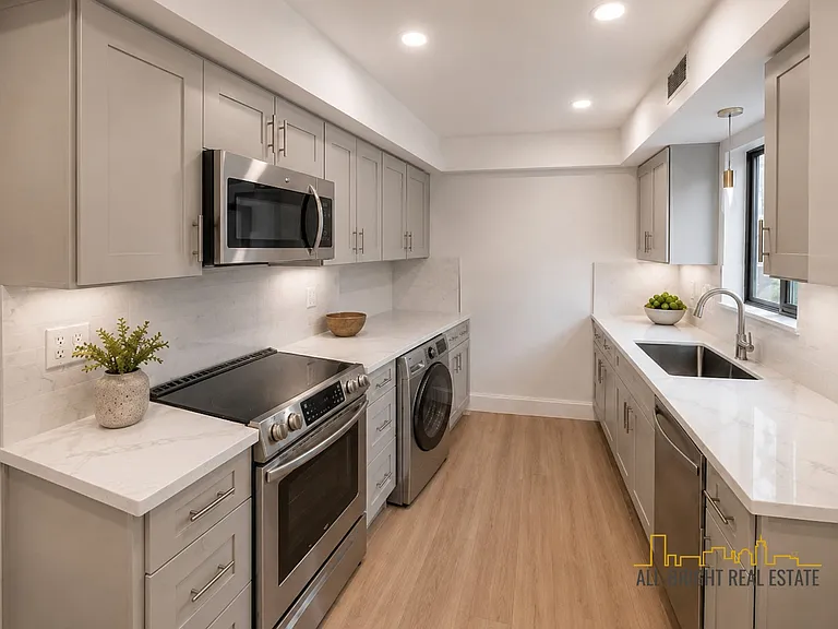 94 Beaconsfield Rd #2 — Photo 1