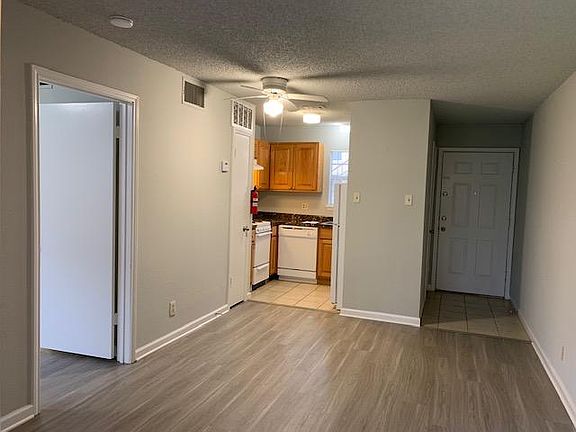 4th image of 400 Army Blvd #103