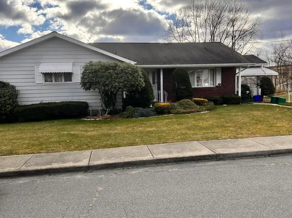417 Riley St, Old Forge, PA 18518