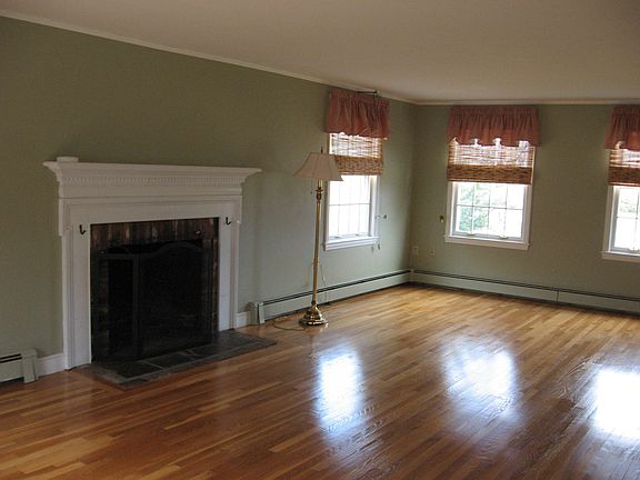 Sunny, spacious Living Room