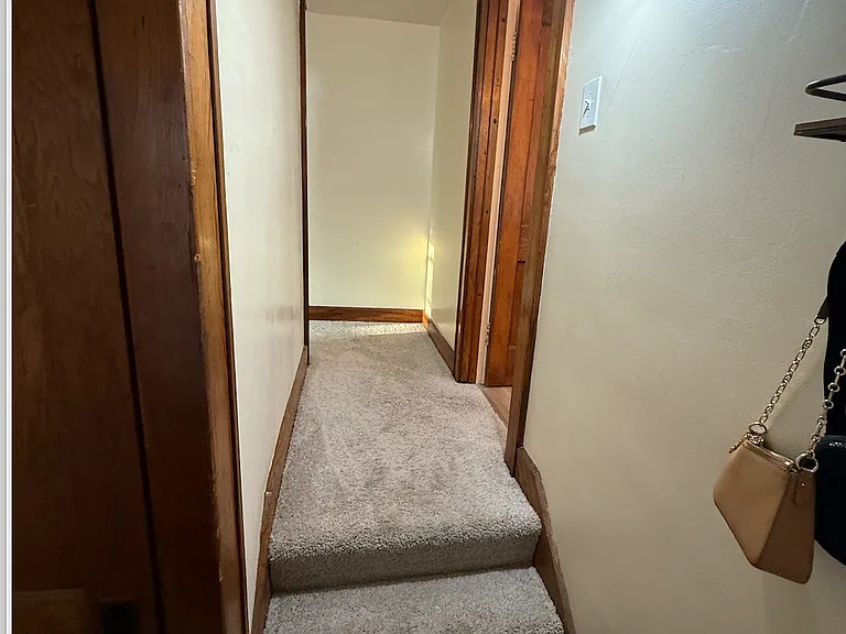 160 Woodside Ave NE #3 — Photo 1