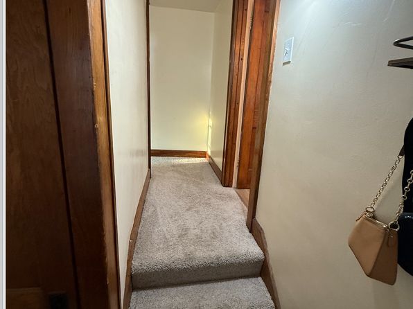 160 Woodside Ave NE APT 3