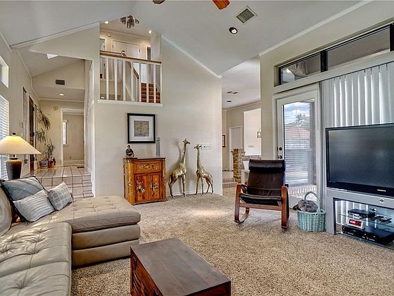 5th image of 3125 Oakdale Dr
