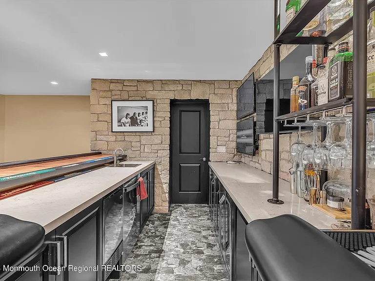 502 Brighton Ave — Photo 55
