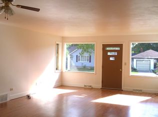 318 Washington Ave #2, Neenah, WI 54956